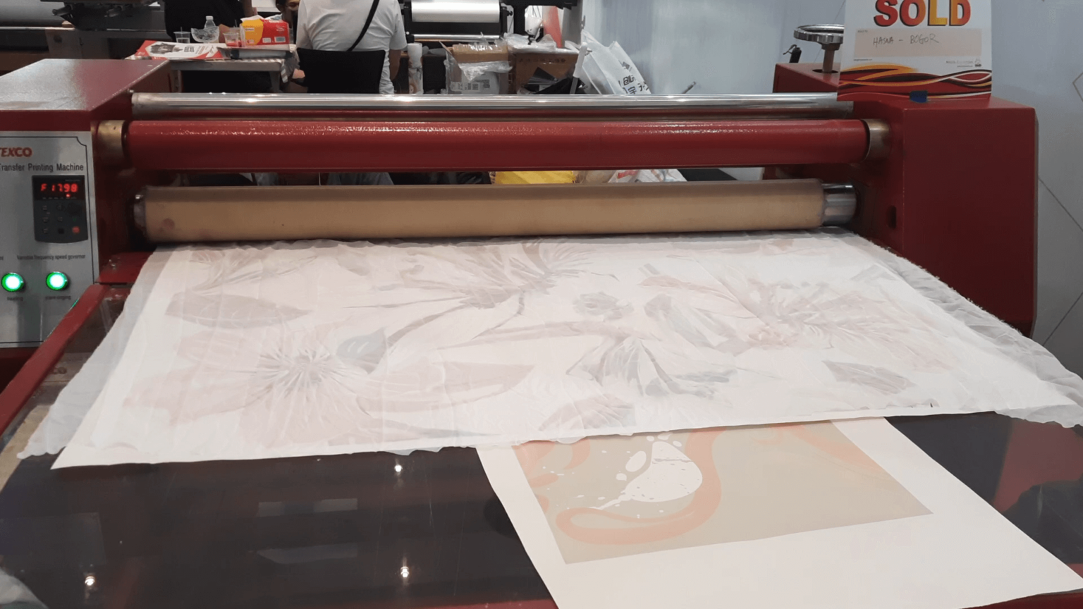 Essential heat press machine for textile printing