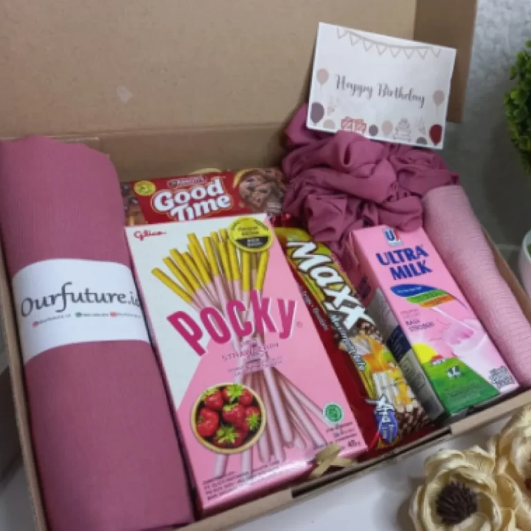 Stylish modest wear with tasty treat combo