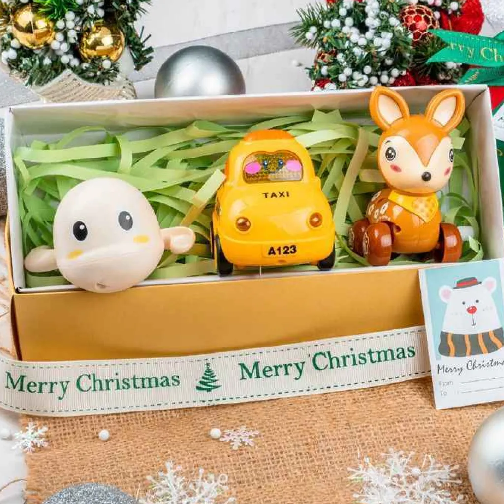 hampers berisikan mainan anak-anak
