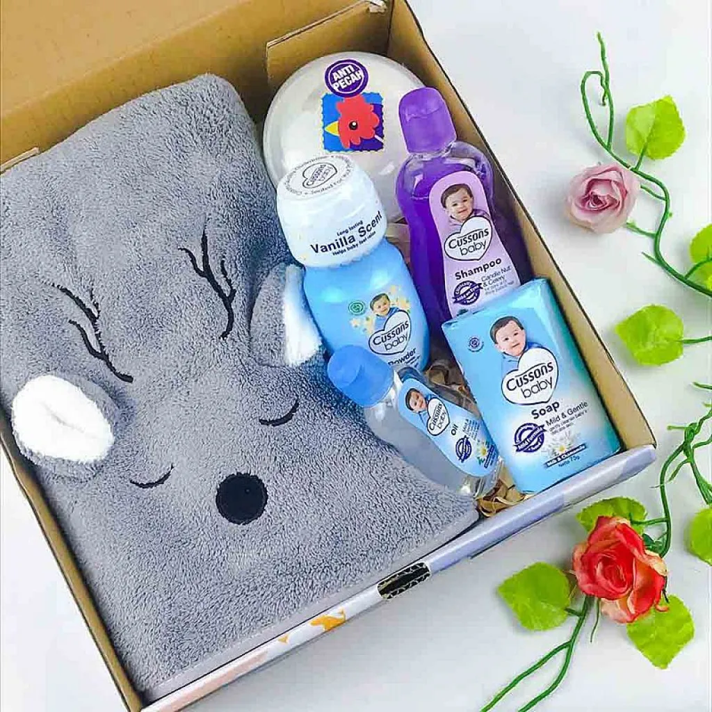 hampers berisikan peralatan bayi