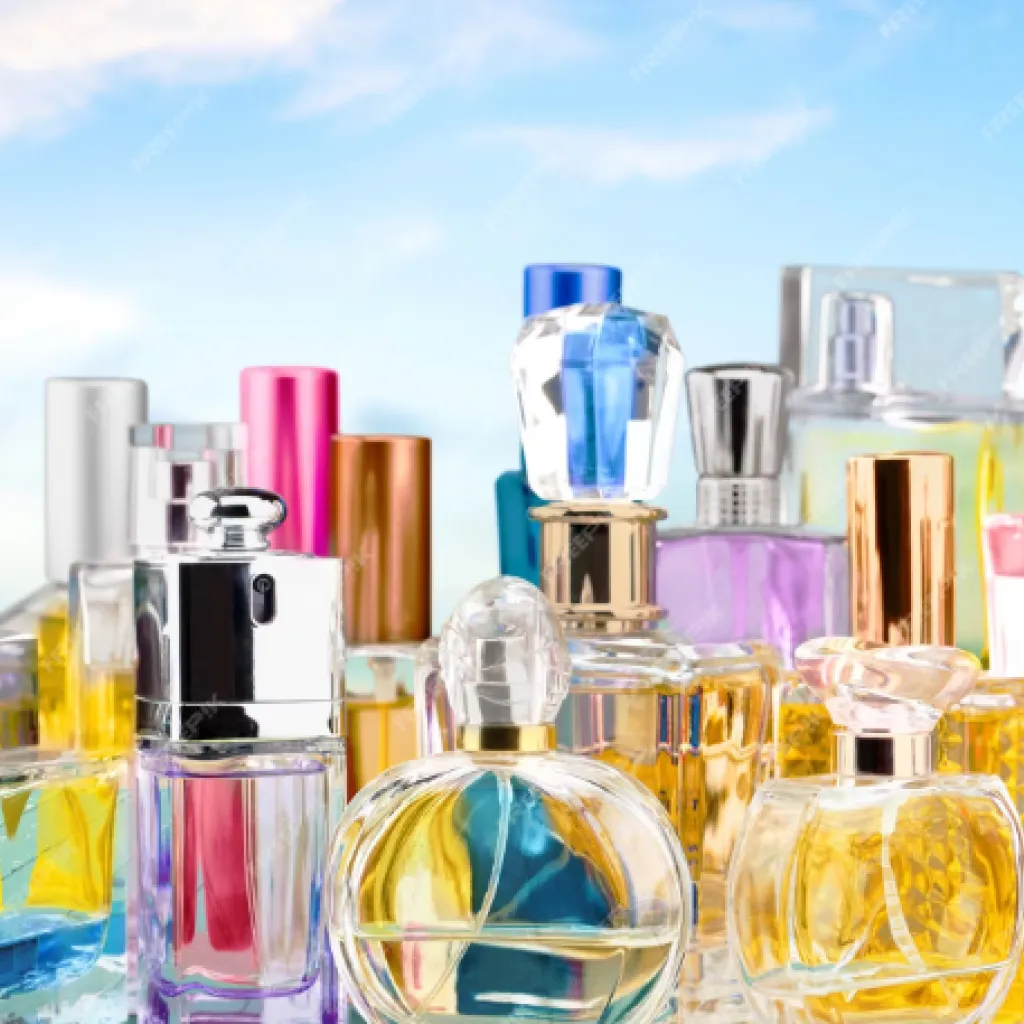 Gambar maklon parfum dengan kemasan yang berbagai macam seperti body spray, aroma ruangan, parfum wanita dan laki-laki.