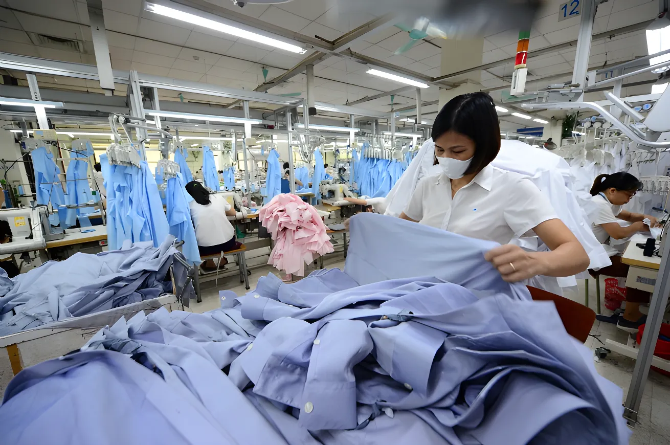 sedang melakukan proses quality check