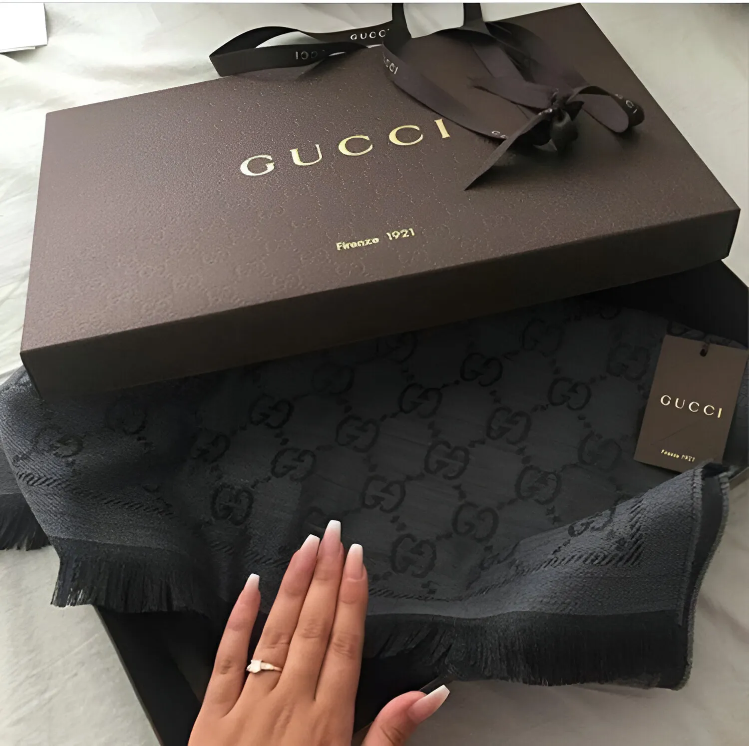 Hijab packaging enhanced with metallic finishes