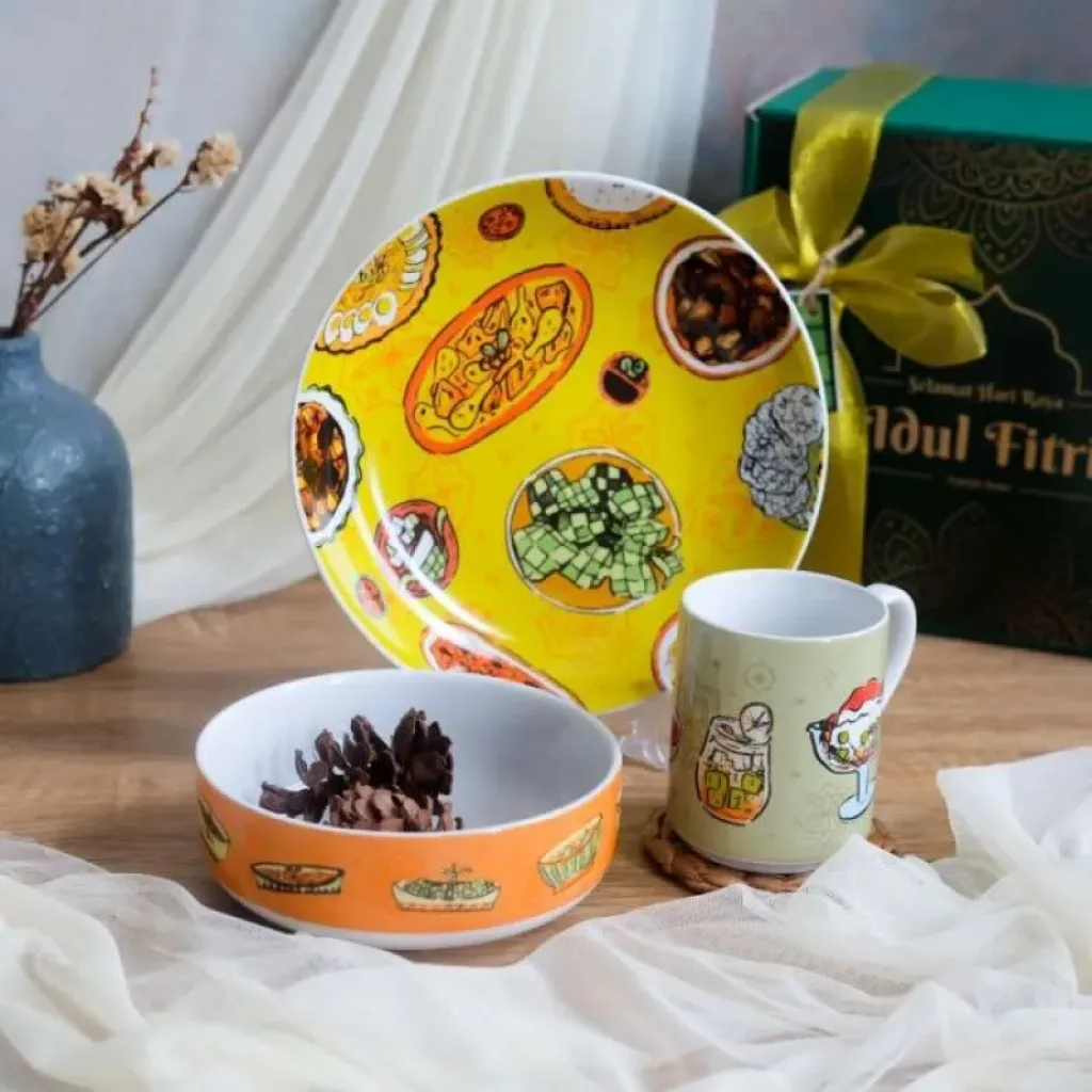 Eid hampers with custom-printed tableware sets.
