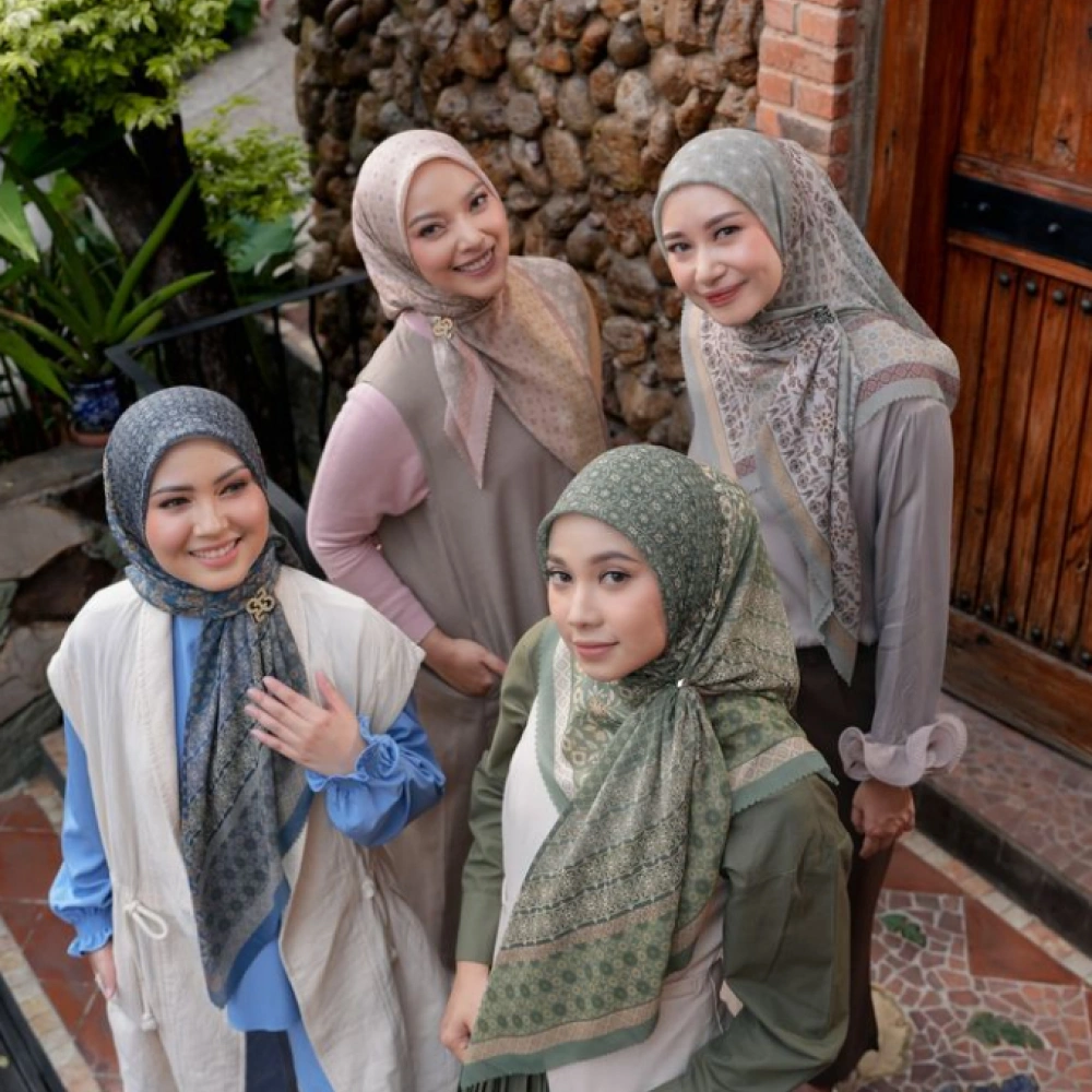 Contoh koleksi produk hijab Heaven Lights.