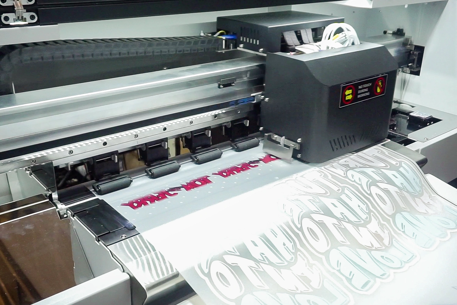 Key advantages of using DTF Fedar printers, including vibrant colors, versatility, and efficient fabric printing results