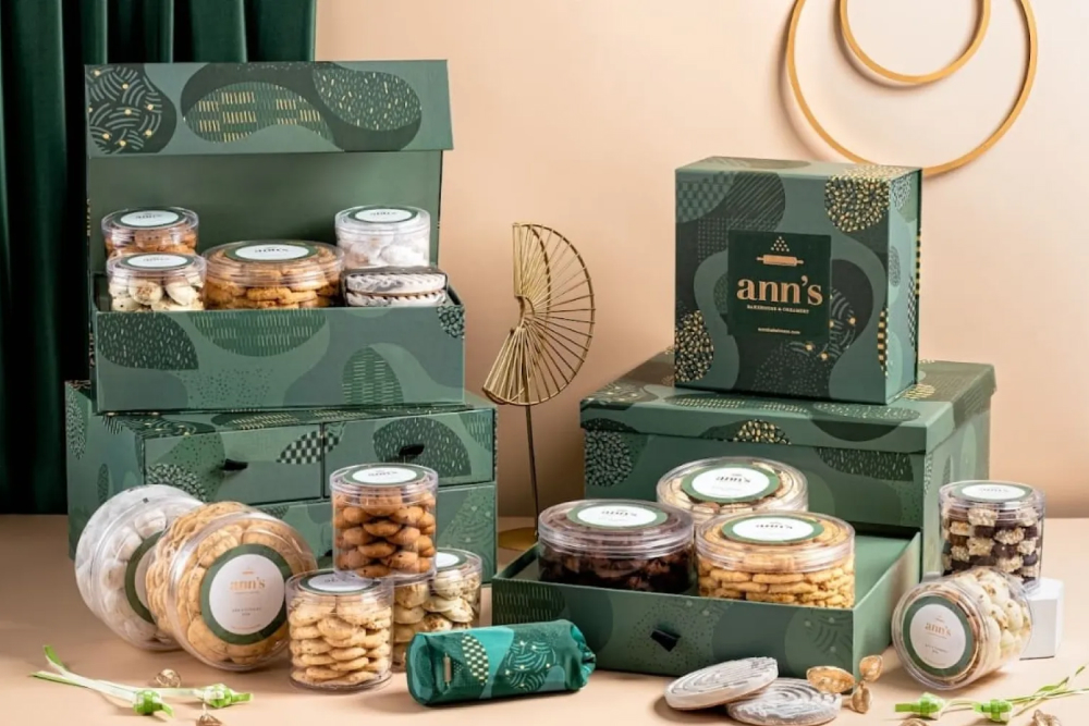 Elegant luxury Eid hampers and gift boxes for sale