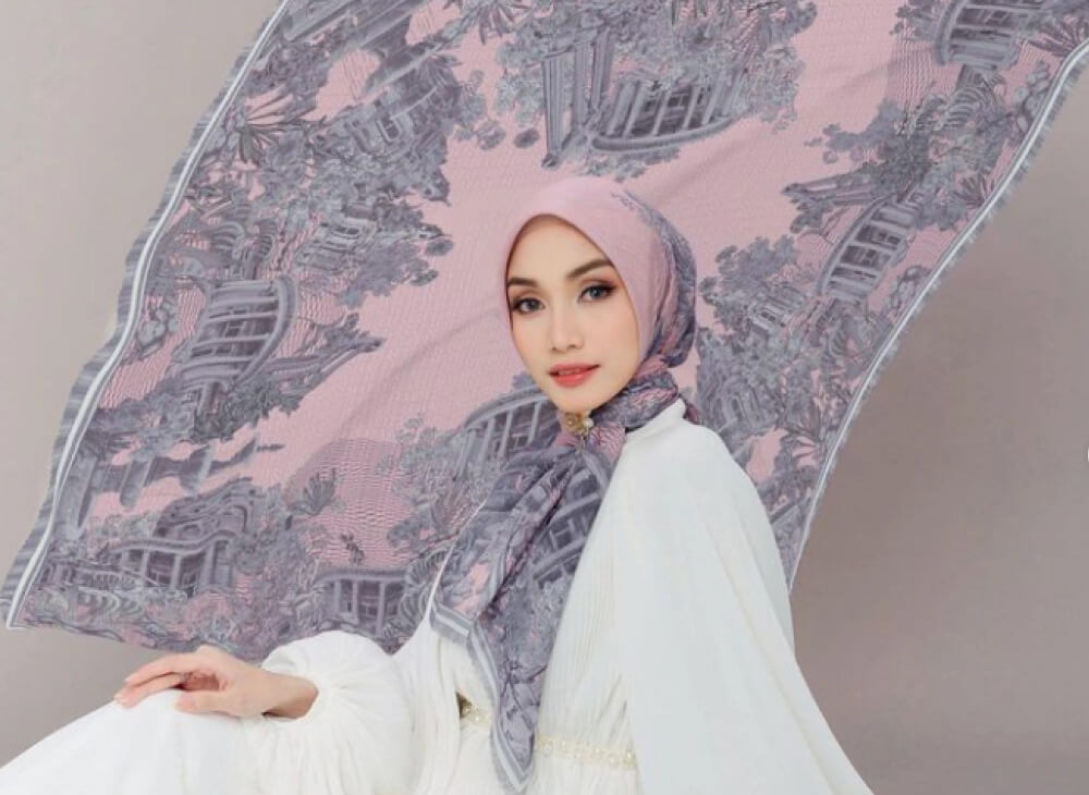 Vanilla Hijab showcases a modern and modest fashion collection, featuring elegant designs with a soft color palette, suitable for various occasions.